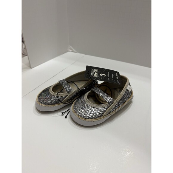 NEW Converse One Star Crib Dance Shoes,‎ Soft Sole Size 3 (US) With Box - Picture 3 of 5